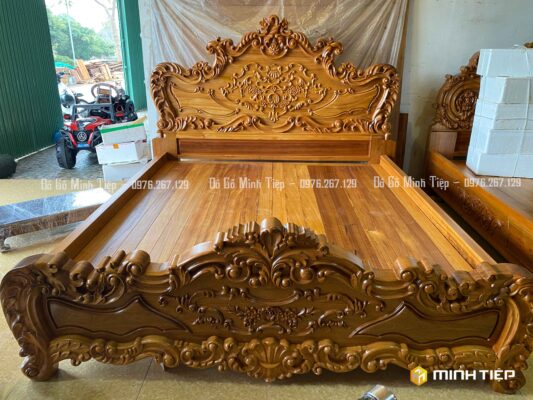 GIƯỜNG NGỦ HOA LÁ TÂY MẪU 7 GỖ GÕ