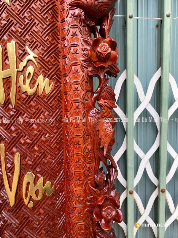 CUỐN THƯ CÂU ĐỐI MAI HÓA NỀN GẤM GỖ HƯƠNG ĐÁ