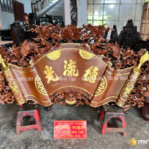 CUỐN THƯ MAI HÓA NỀN TRƠN GỖ GỤ