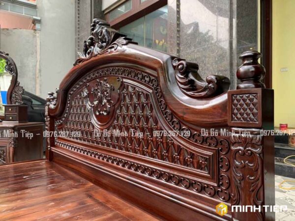 GIƯỜNG NGỦ HOA LÁ TÂY MẪU 5