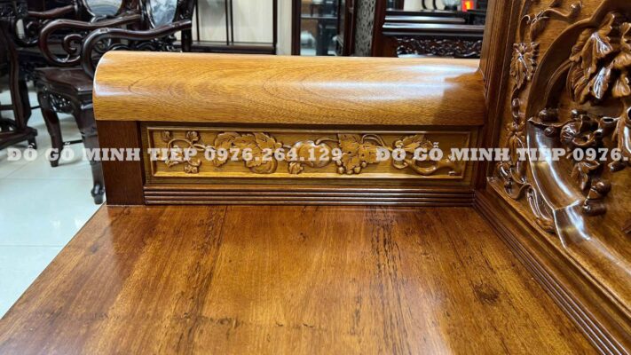 TRƯỜNG KỶ TÍCH TỨ QUÝ ĐỤC TAY